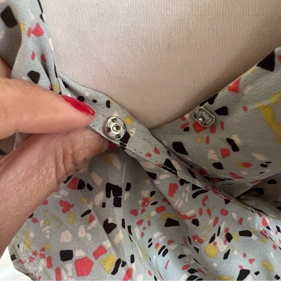 BCBG Grey/Blue Confetti Splashed Cross Front Mini Size Medium - Picture 10 of 15